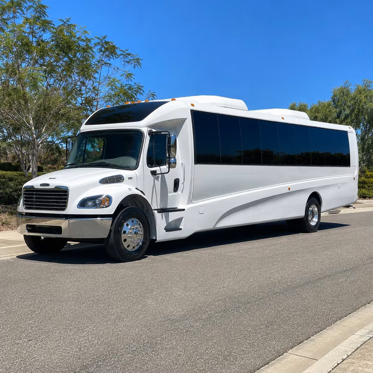 deltona 28 passenger minibus rental